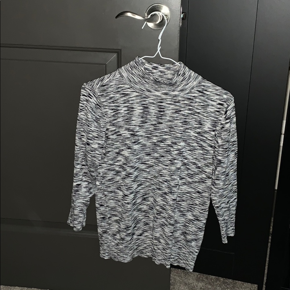Apt 9 XS grey patterned turtleneck blouse